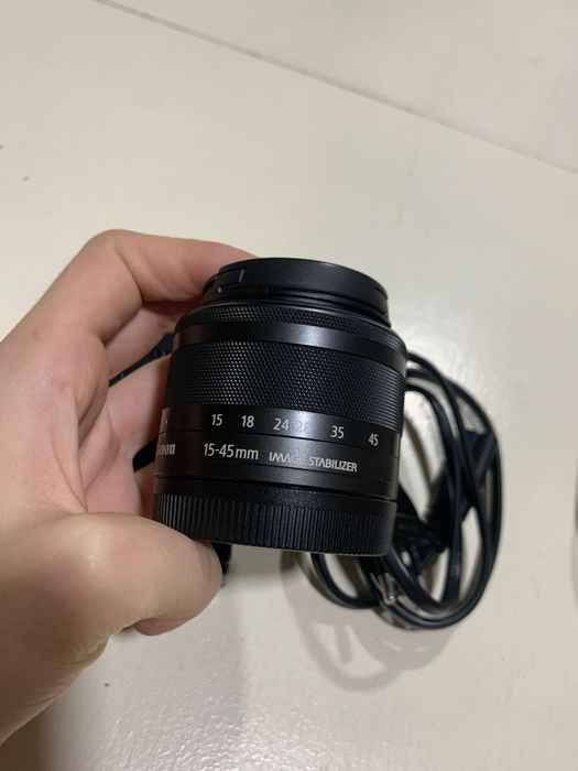 Câmera Canon EOS M50 + lente 15- 45mm