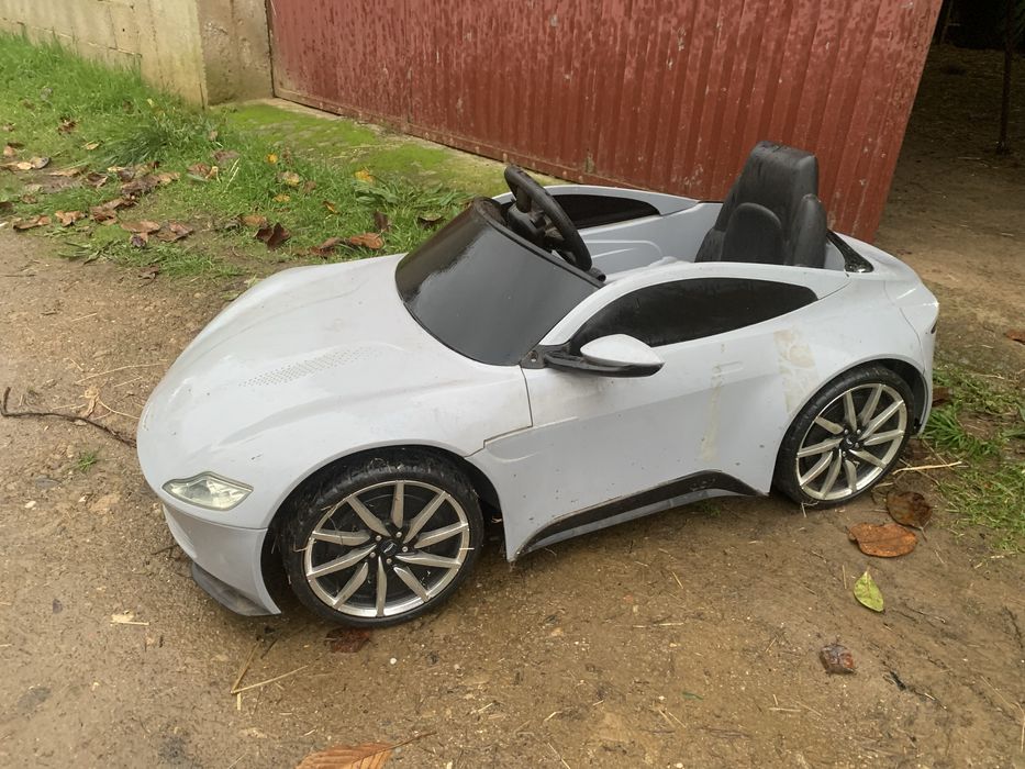 Aston martin para crianças