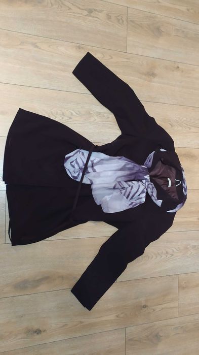 wdzianko marynarka  rozmiar 42 L / XL
z apaszką