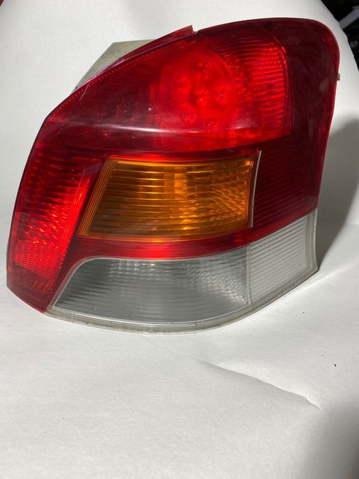 Farolim trás direito Toyota Yaris