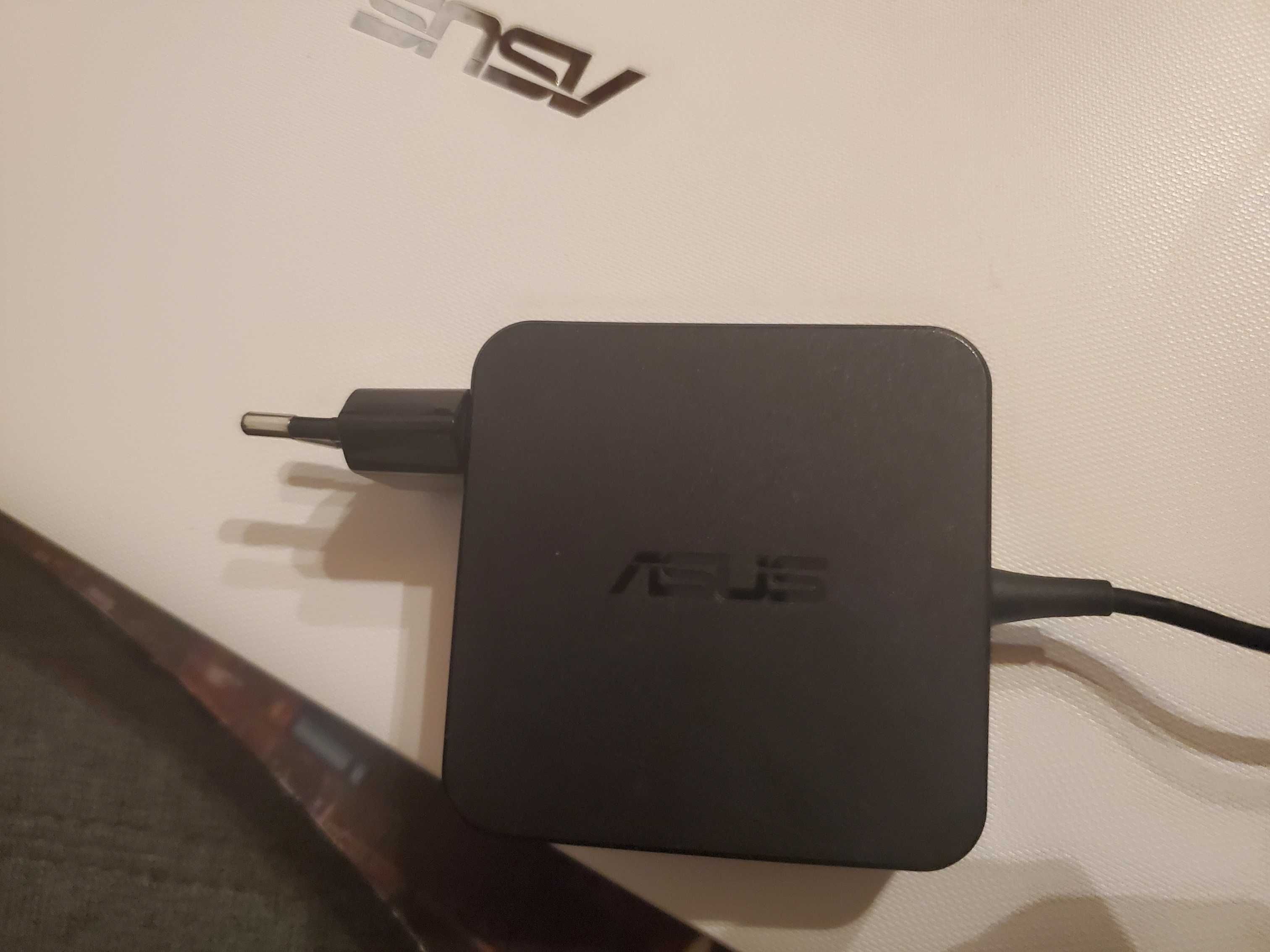 Portátil Asus X552M