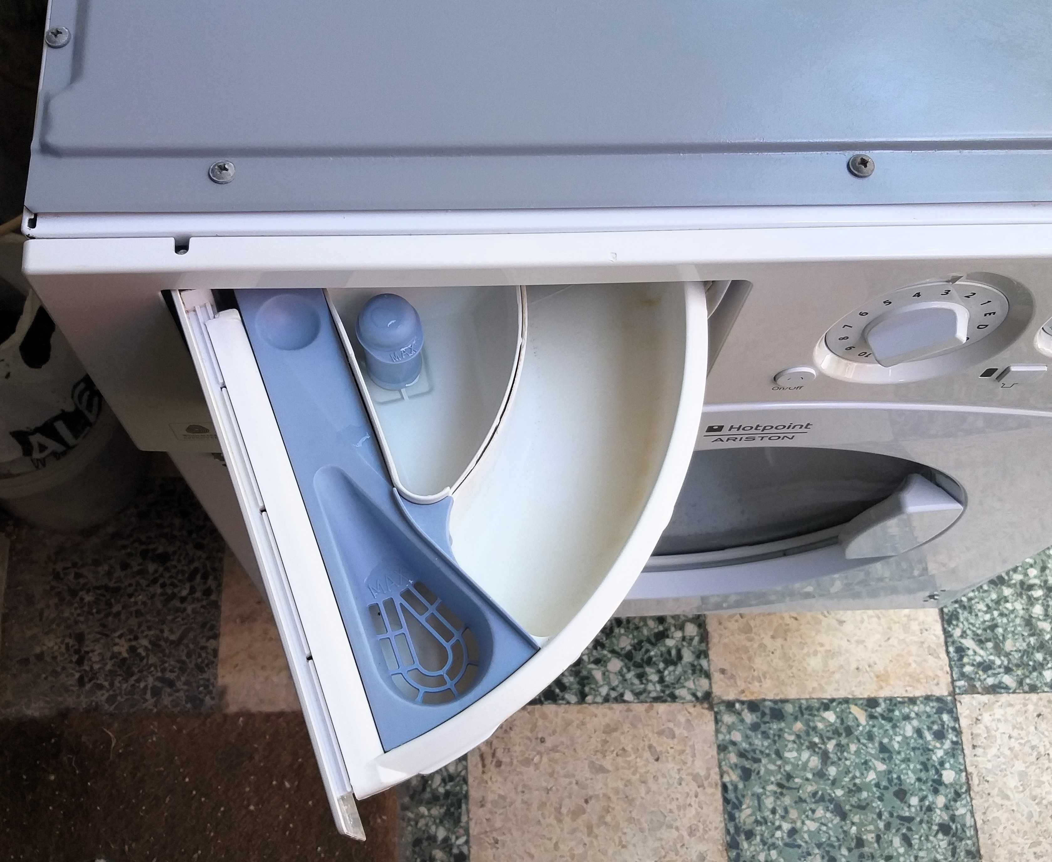 Máquina de Lavar Roupa Ariston Hotpoint encastrar (entrega)
