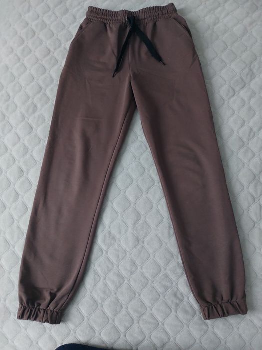 Джинси та спортивні штани для дівчинкичи