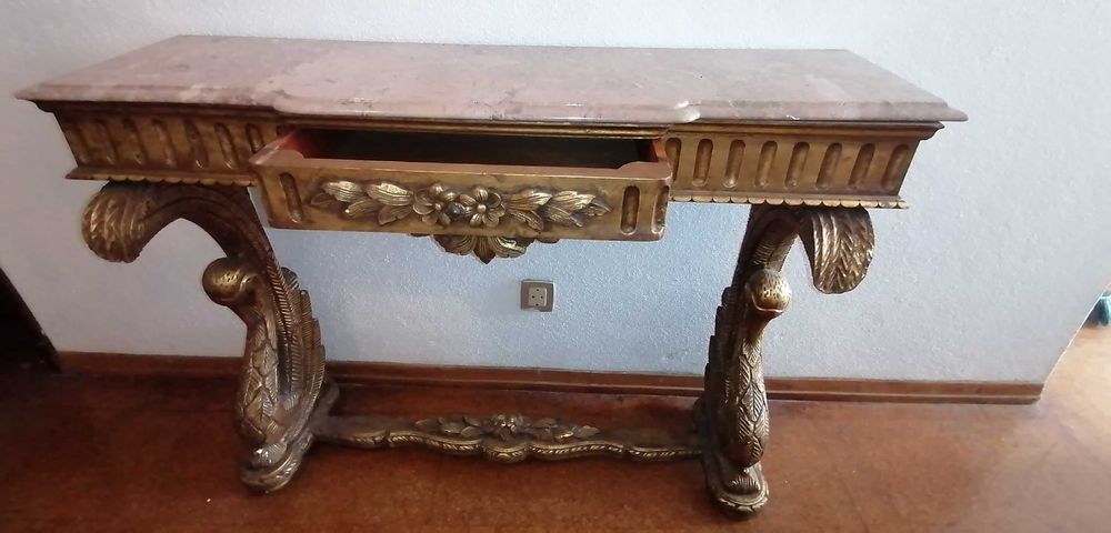 Consola / Credência em talha dourada - excelente estado
