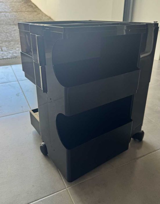 Joe Colombo Trolley Storage (Armazenamento de carrinhos)
