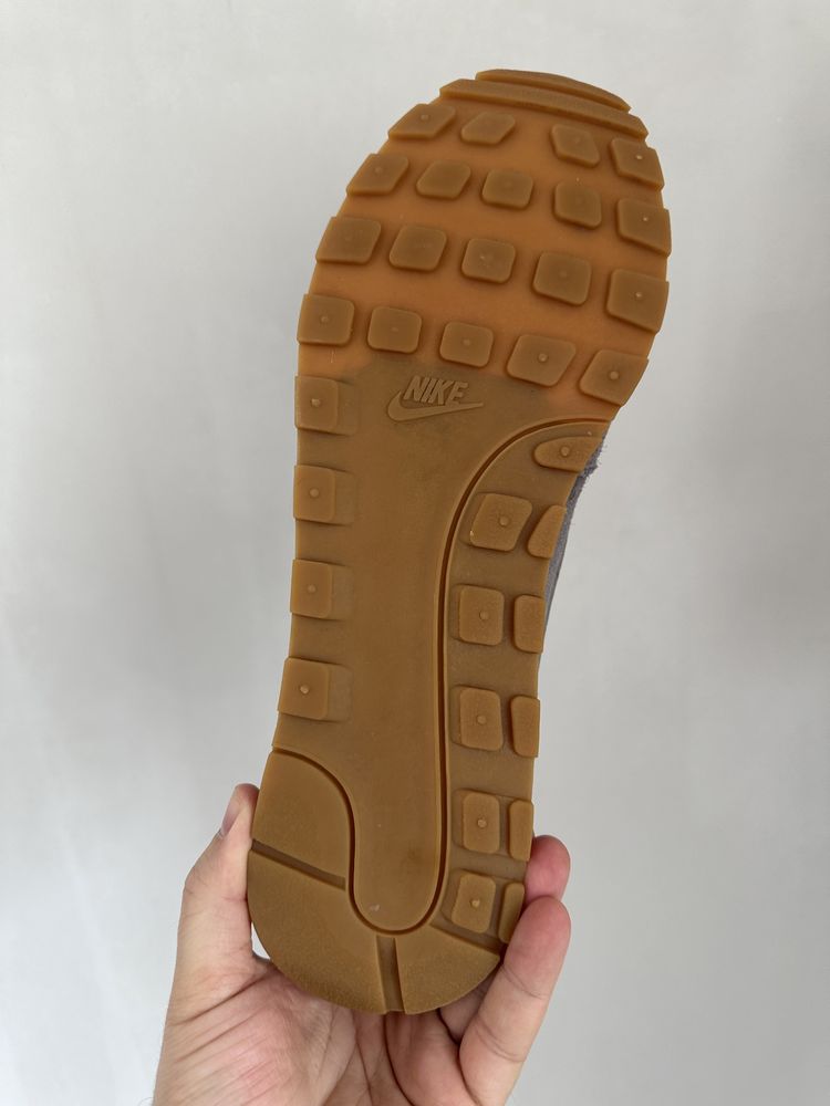 Кроси в новому стані Nike 49-49,5 розмір 32,5 см оригінал
