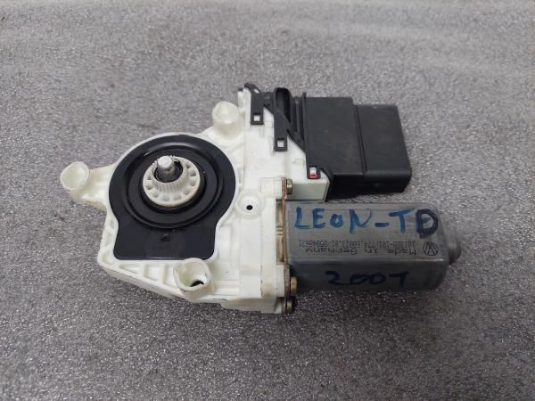 Motor vidro trás direito SEAT Leon (1M1)