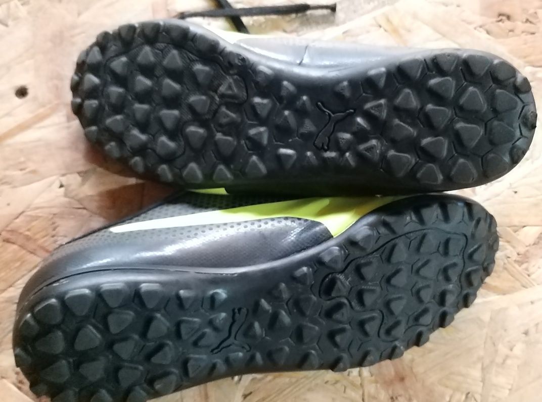 Buty do piłki turfy / korki Puma rozmiar 37.5