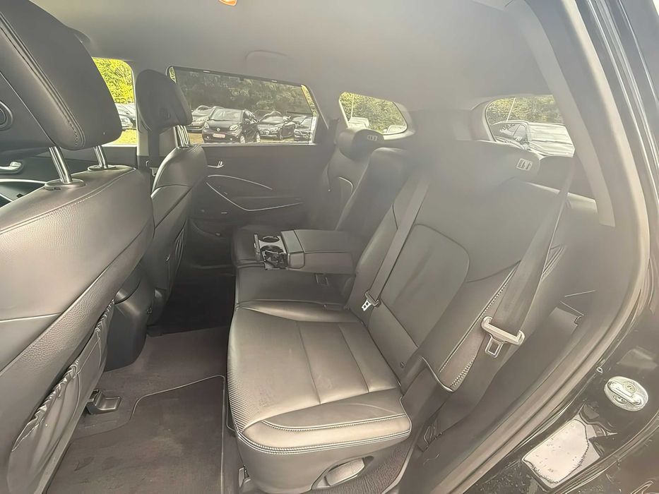 Hyundai Grand Santa Fe      2016