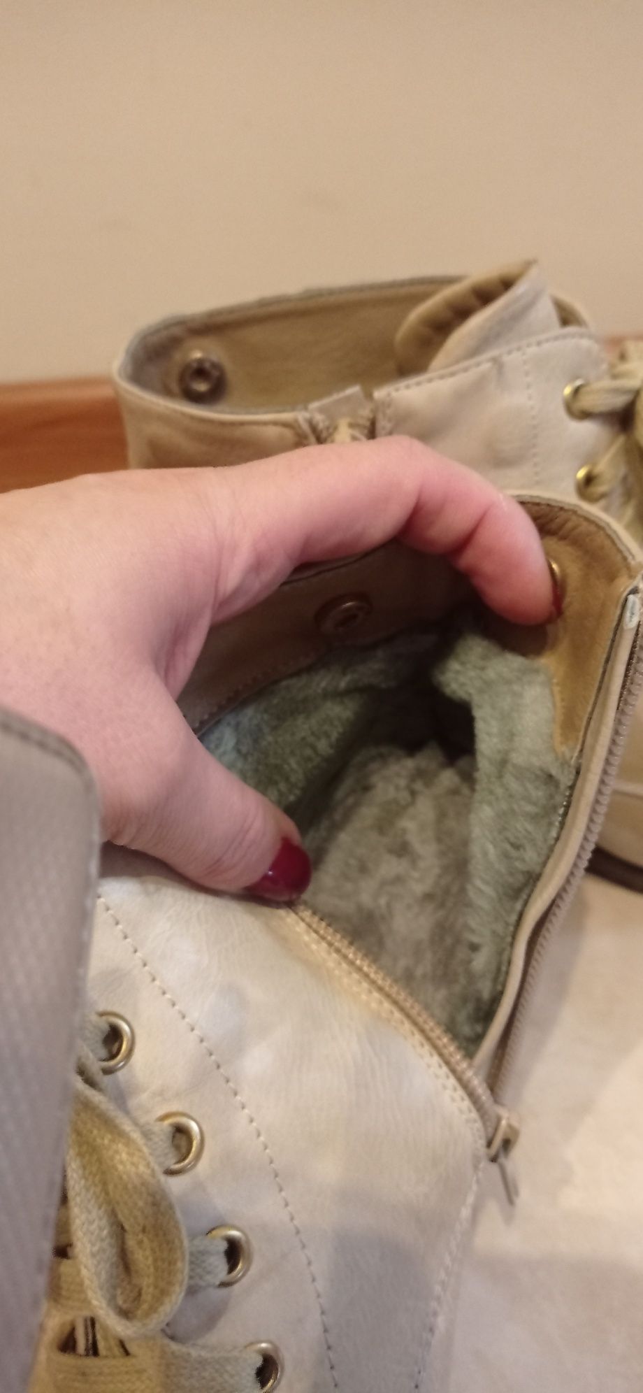 Botki Kozaki beżowe na koturnie 37