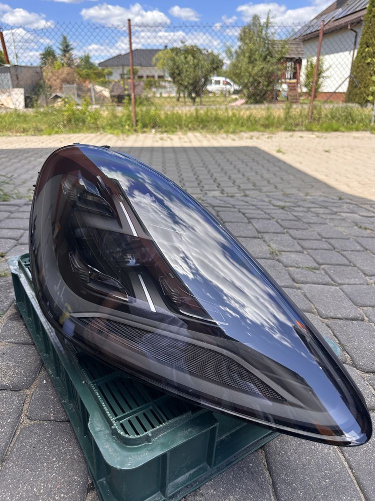 Porsche Cayenne 2021 Reflektor Lampa FULL LED Matrix