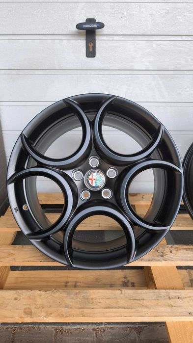 Felgi aluminiowe Alfa Romeo Giulia 18" 5x110 8J 9J Nowe (OL650F)