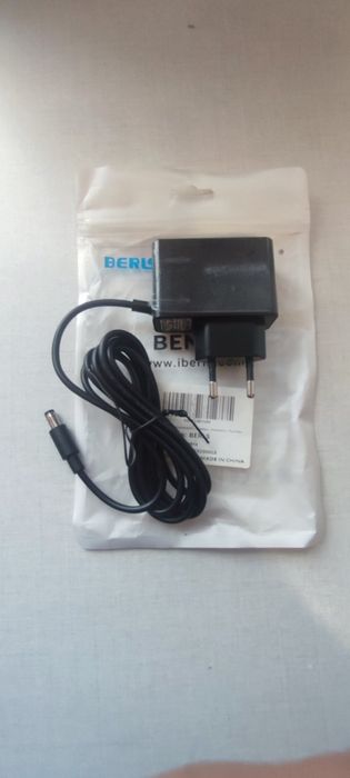 Блок питания 220 v на 12 v,мощность 0,7 А.