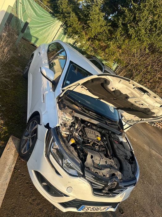 Megane 1.6dci 130koni biała perła wersja bose