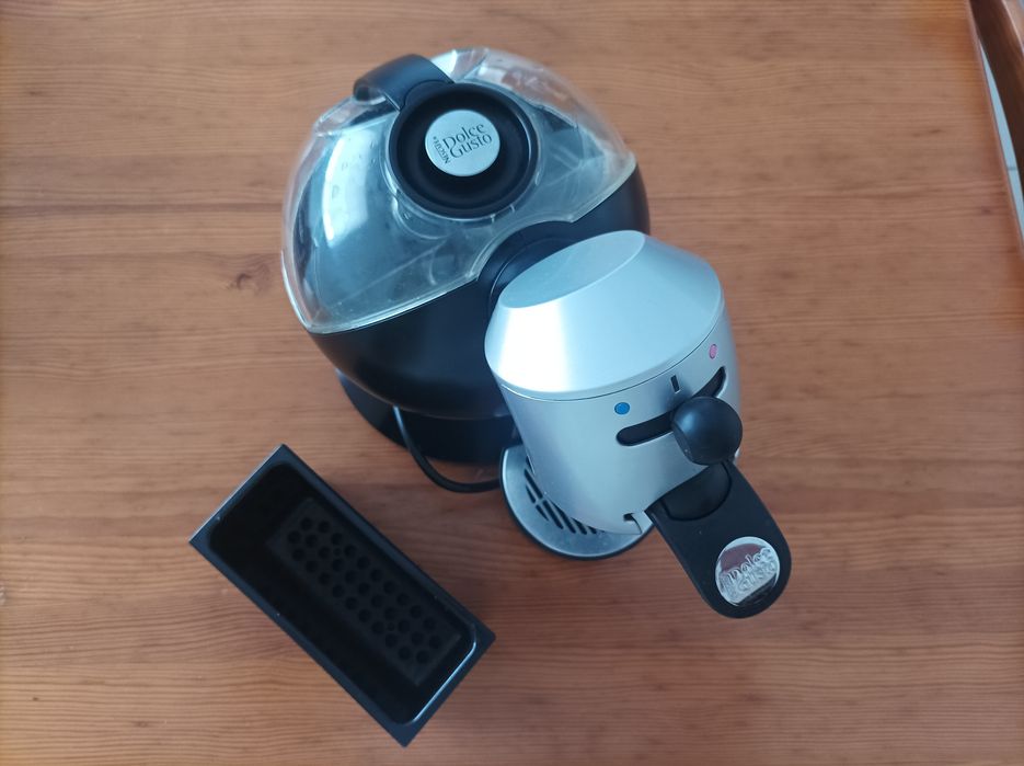 Máquina de café Nespresso dolce gusto
