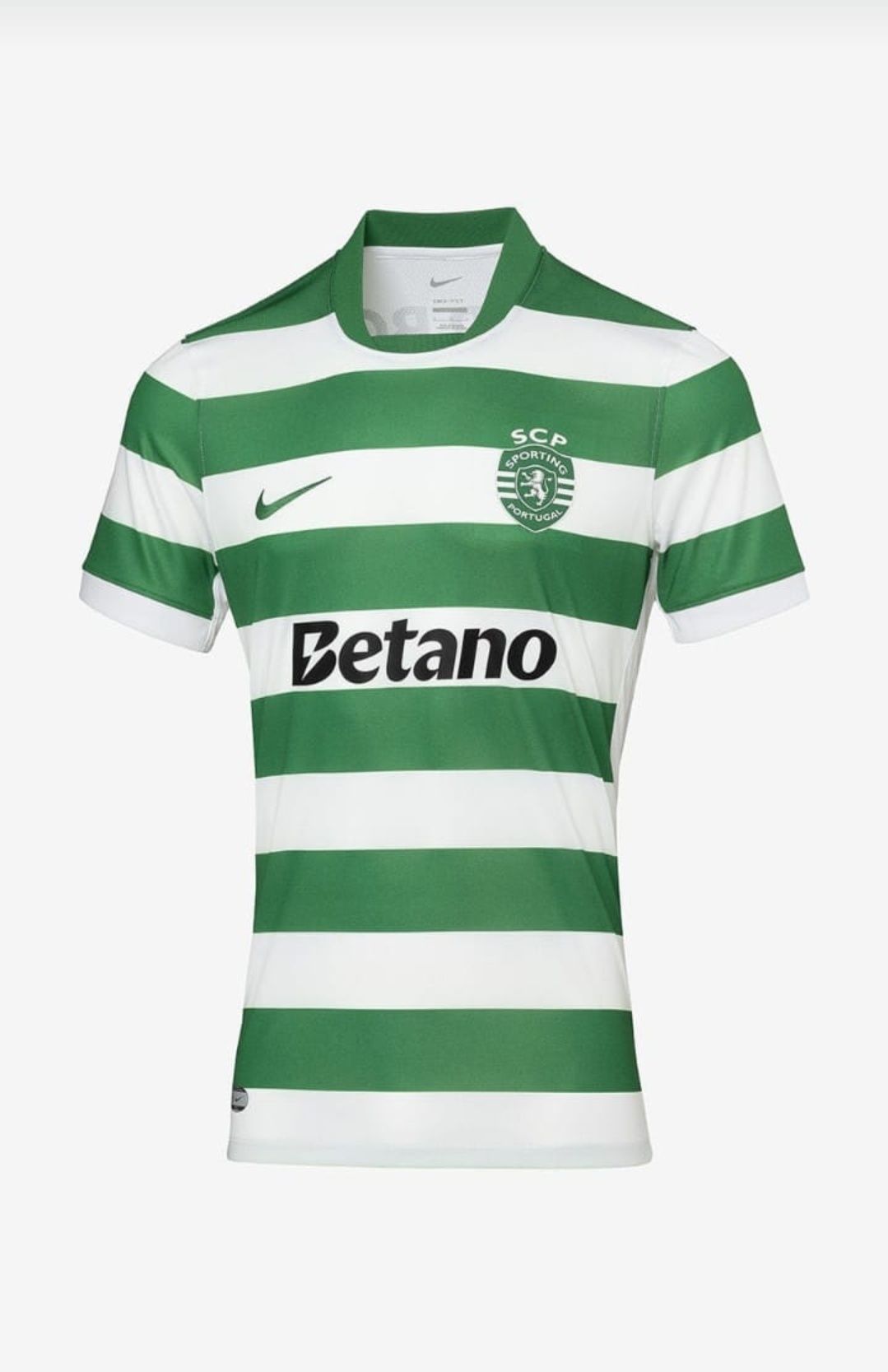 Artigos originais de uma loja k fechou no Porto .