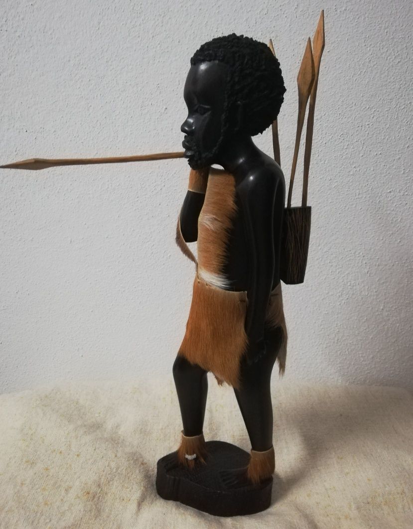 Arte Angolana - escultura em madeira preta