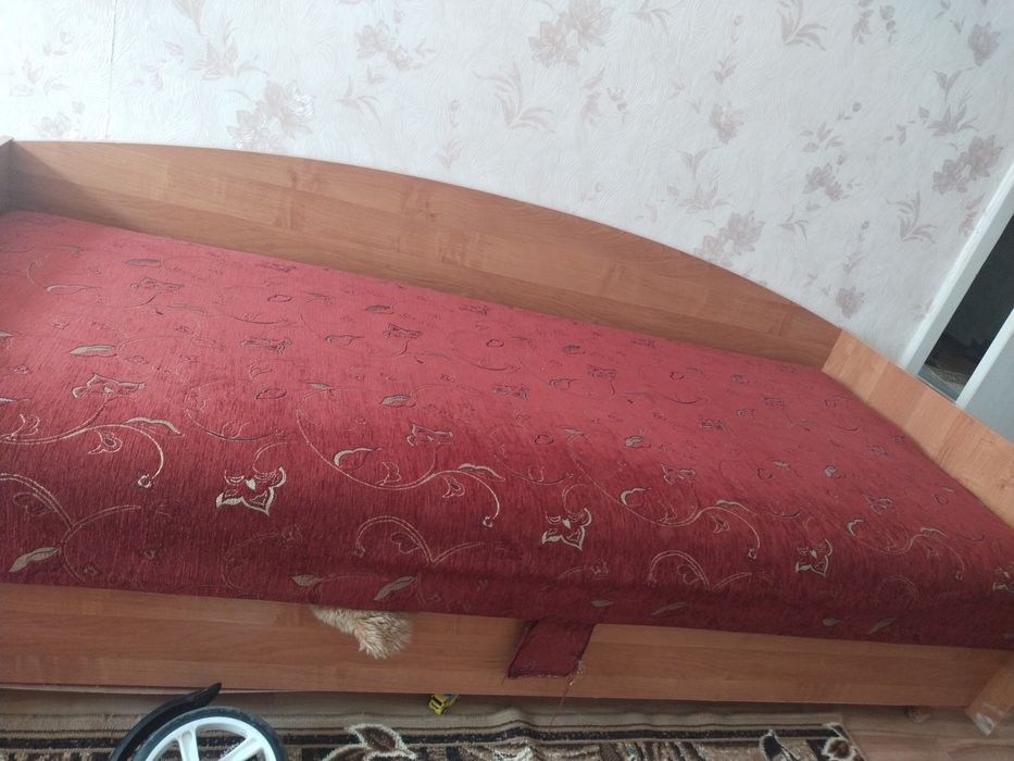 Кровать підросткова
