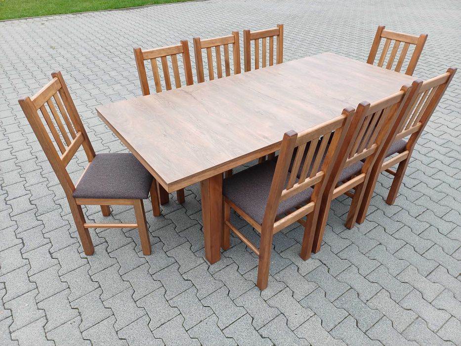 Stoly i krzesla na sale do restauracji baru świetlicy wiejskiej remizy