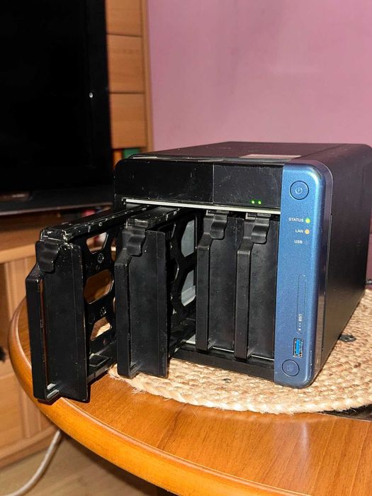 NAS-сервер  Qnap TS-453be Мережеве сховище накопичувач не Synology