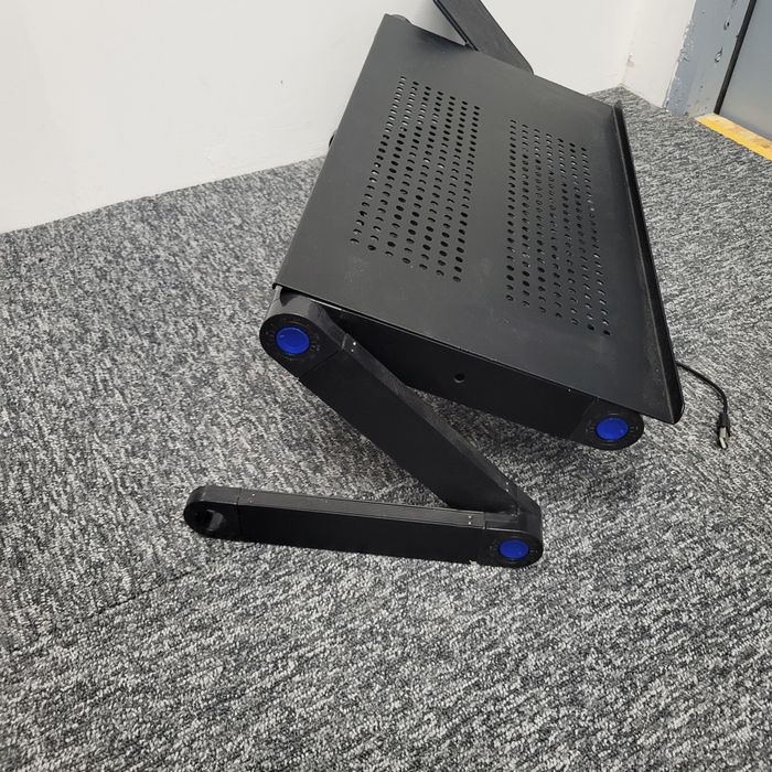 Podstawka pod laptopa z chlodzeniem