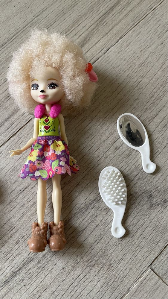 Boneca Enchantimals ovelha