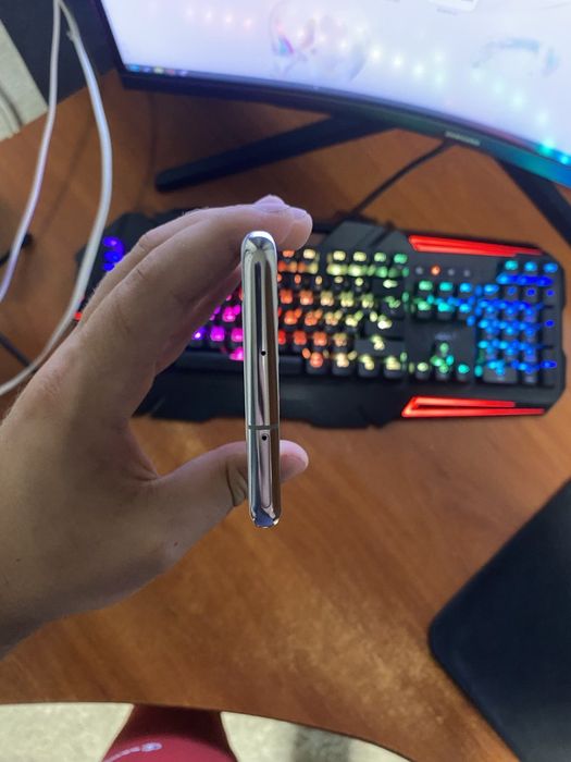 Samsung galaxy s10 + 8/128 SM - G975f/DS