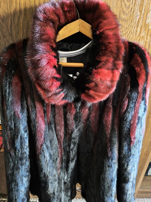 Напівшубка норкова нова.