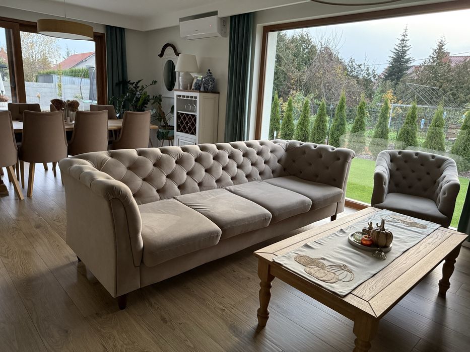 Duża sofa typu chesterfield plus fotel do kompletu