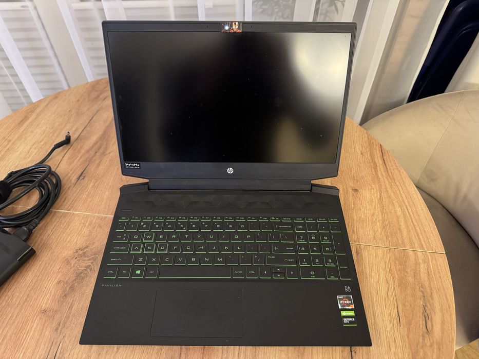 HP Pavilion Gaming 15 - Ryzen 7 - GTX1660Ti - 16GB - 512SSD - 144Hz