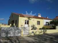 Moradia Bifamiliar Com Projecto Para Lar