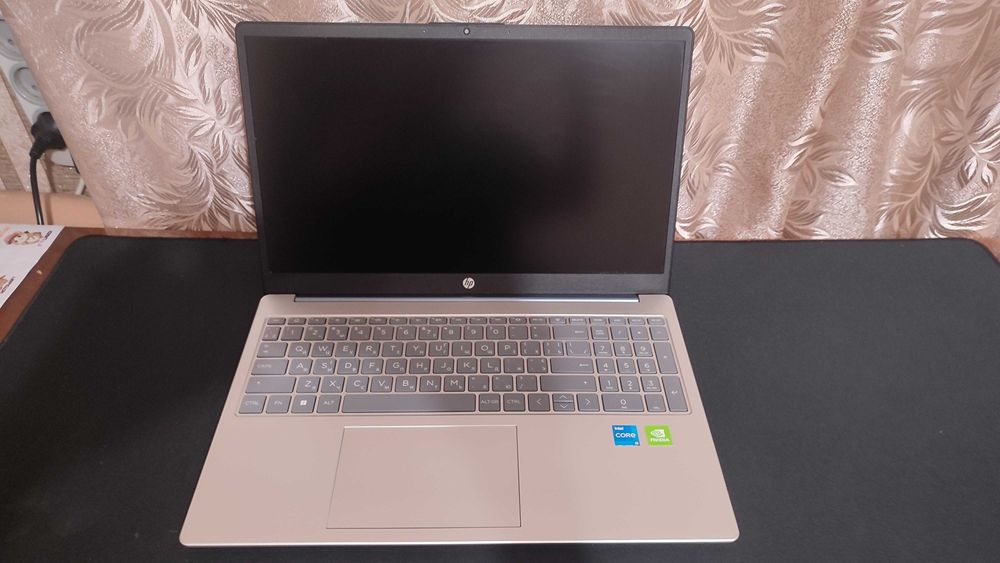 Ноутбук HP 15-fd0033ua Moonlight blue в ідеальному стані