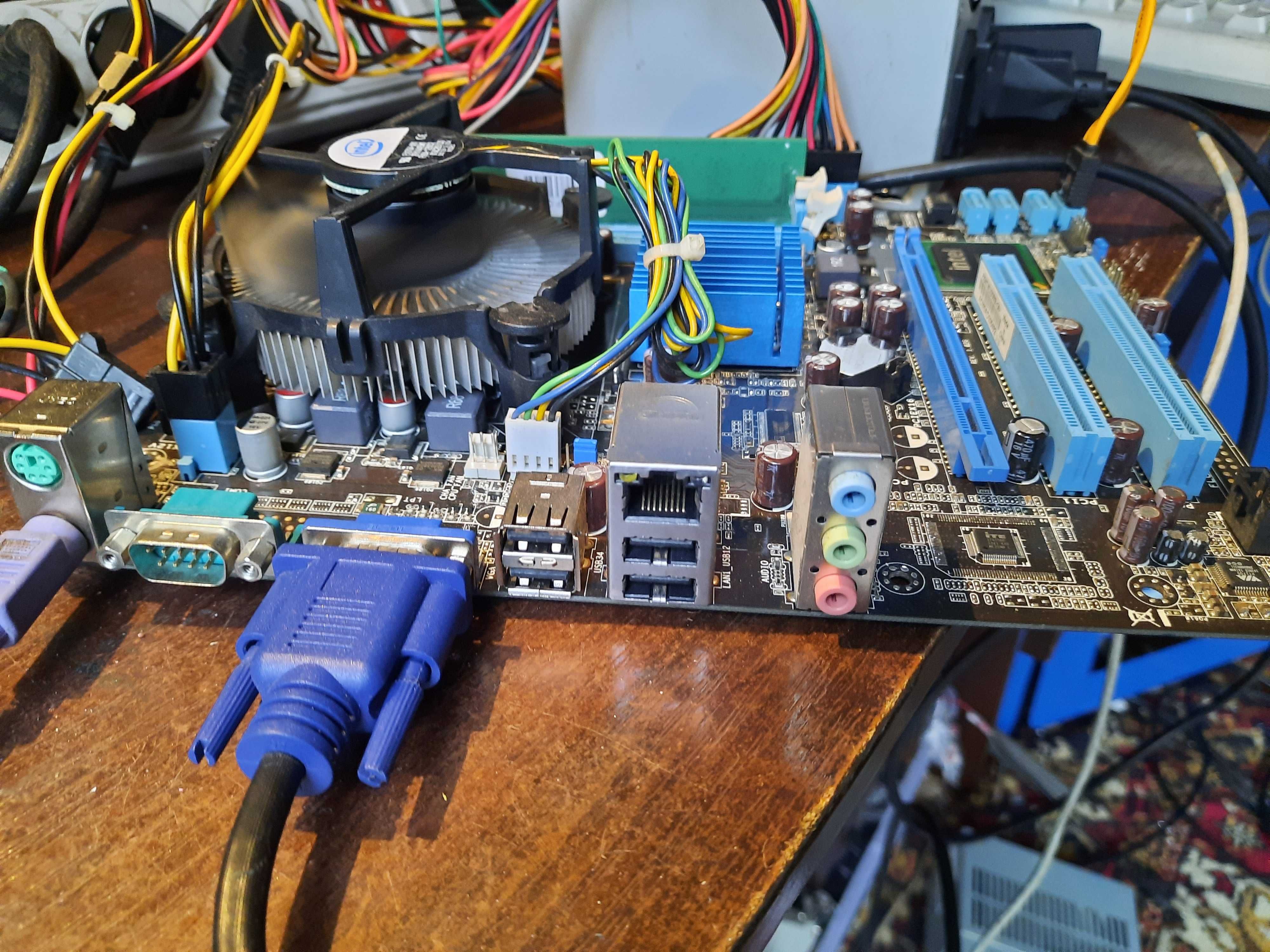 Материнські плати Asus P5G71T-M LX2
