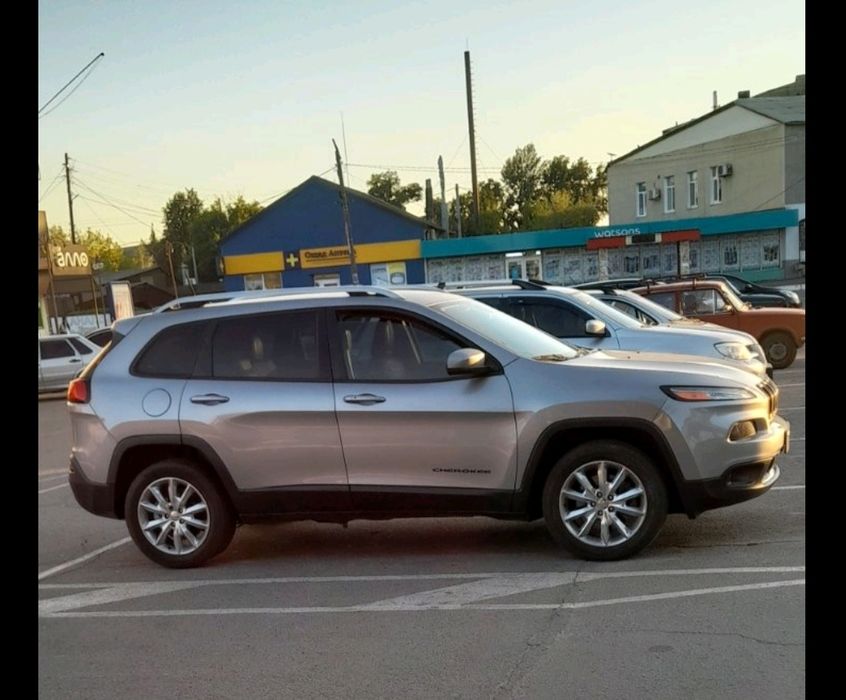 Jeep cherokee kl limited 2.4 2015