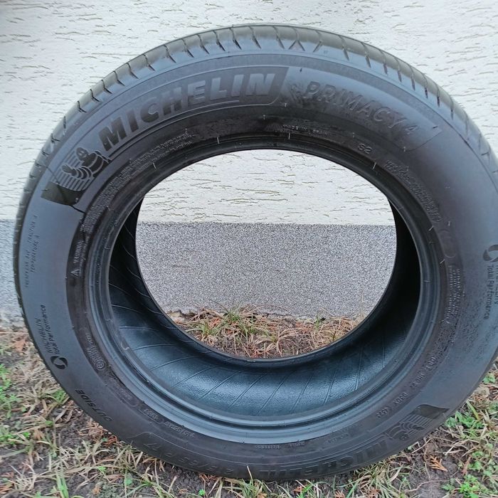 Sprzedam komplet 4 praktycznie nowych opon Michelin 215/65 R17