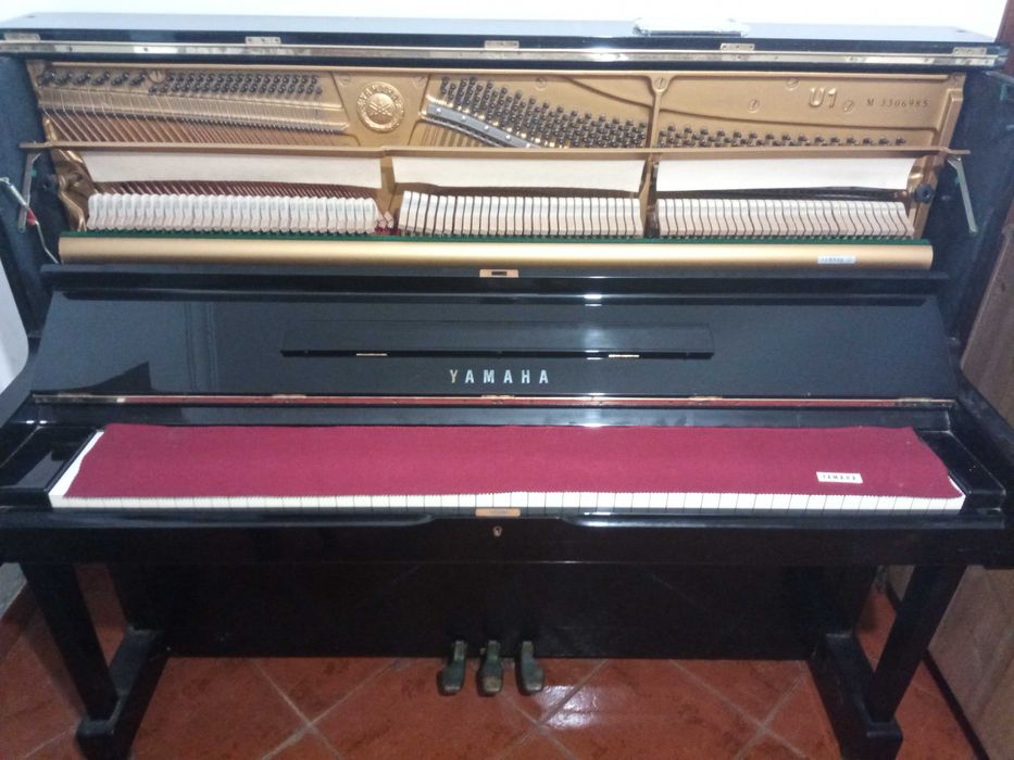 Upright Yamaha Piano U 1 M
