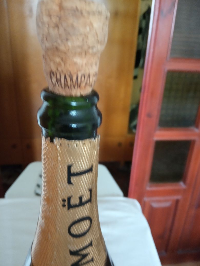 Бутылка из-под Шампанского MOET & CHANDON