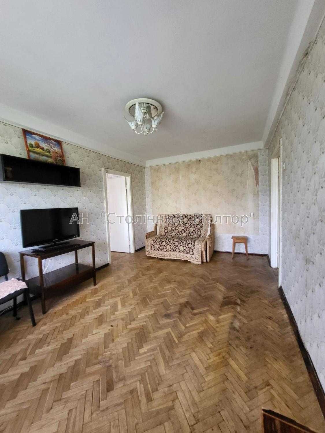 Продаж 2-кімнатної квартири, вул.В.Черчилля, біля м.Дарниця.