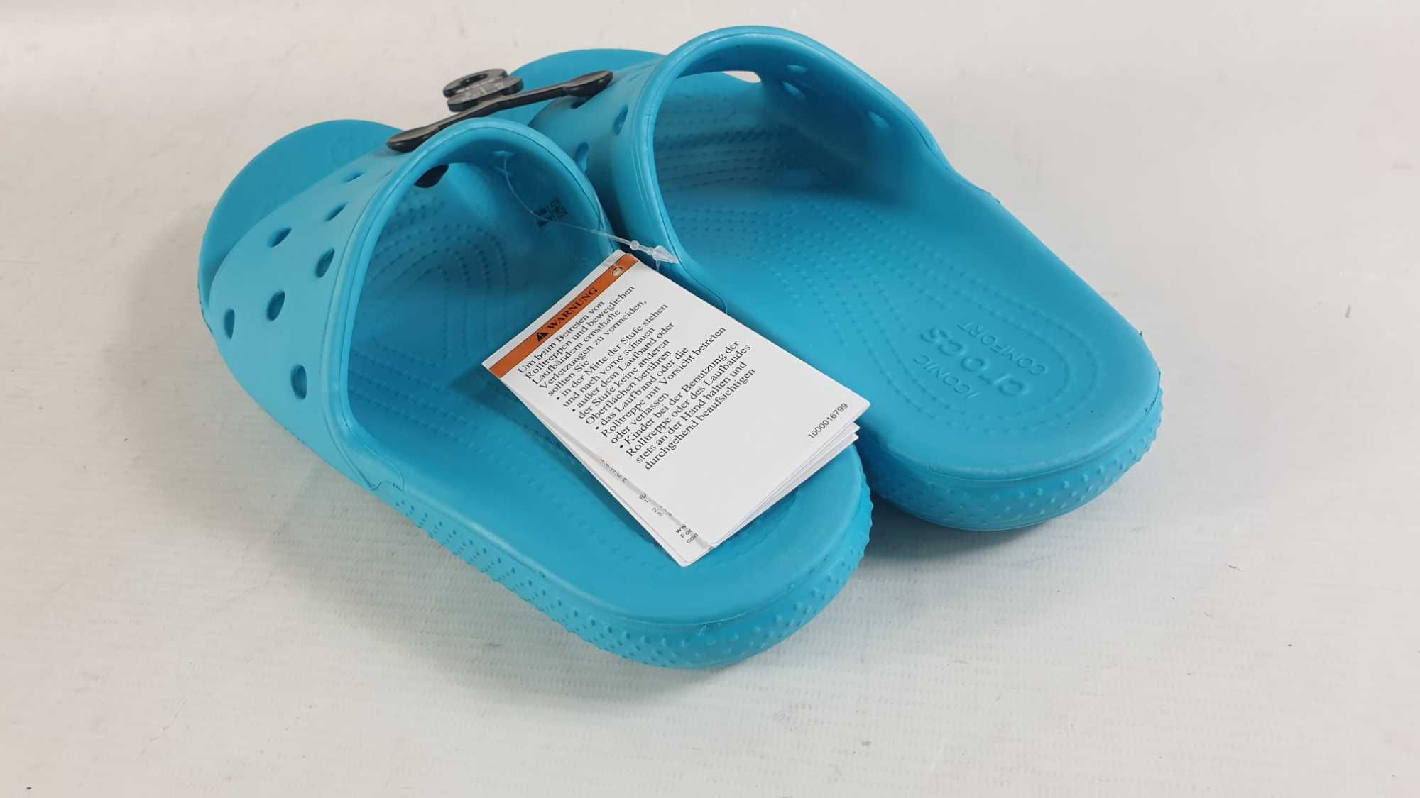 Klapki dziecięce Crocs r. 36,5 niebieski