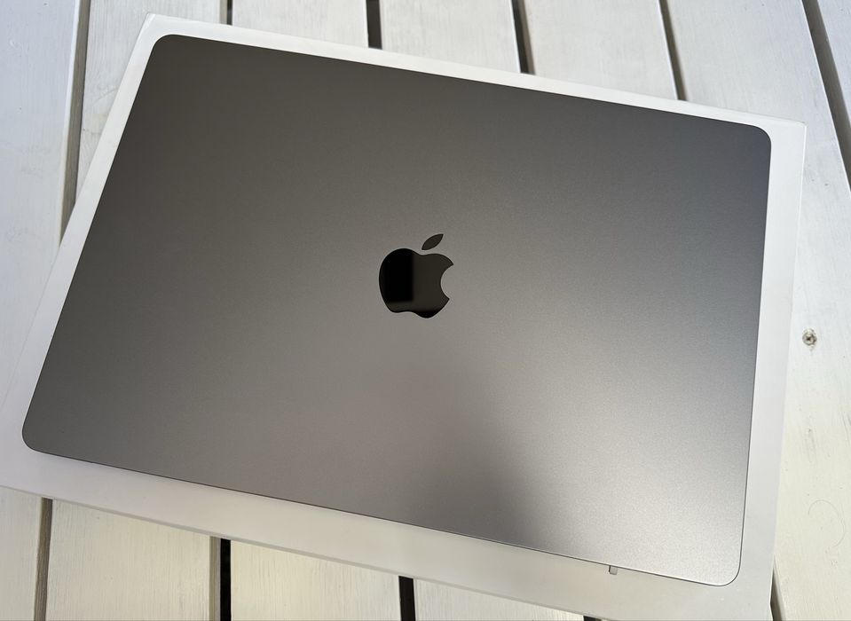 MacBook Air 15” M2 16GB/256GB Gwarancja Bateria 100% - Space Gray