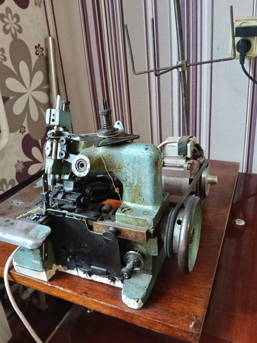 З х ниточний оверлок 51 класс