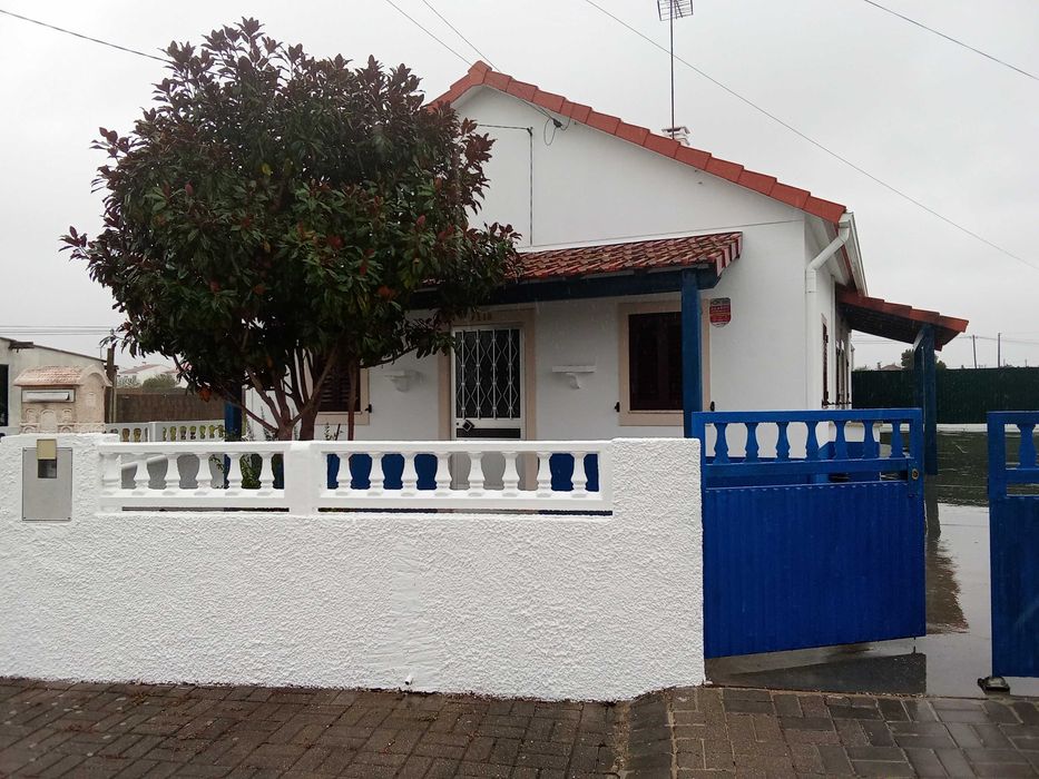 Aluga-se casa T2 em Carvide