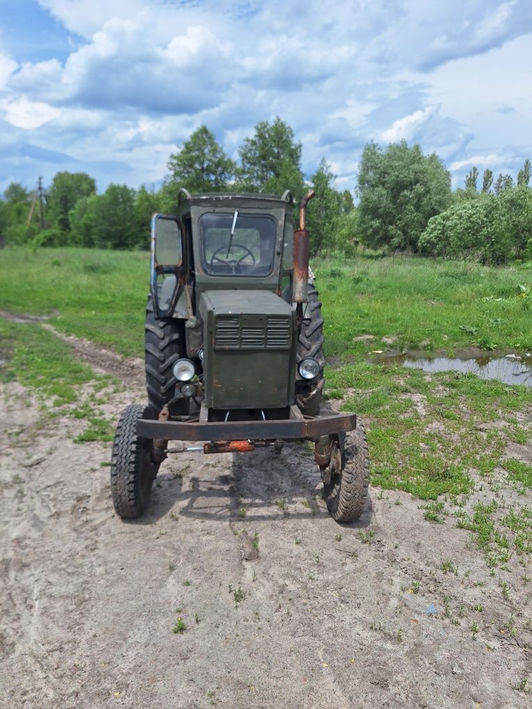 Продам тракьор т40
