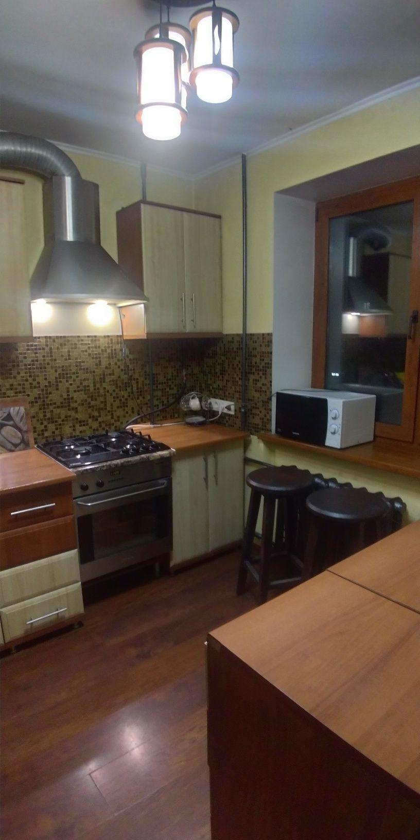 Сдам 3-к кв. посуточно, ул.Калиновая, Левий берег. Для пари 1100 грн.