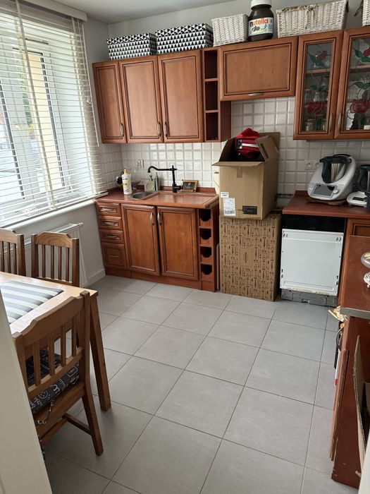 Meble kuchenne + stol i 3 krzesla