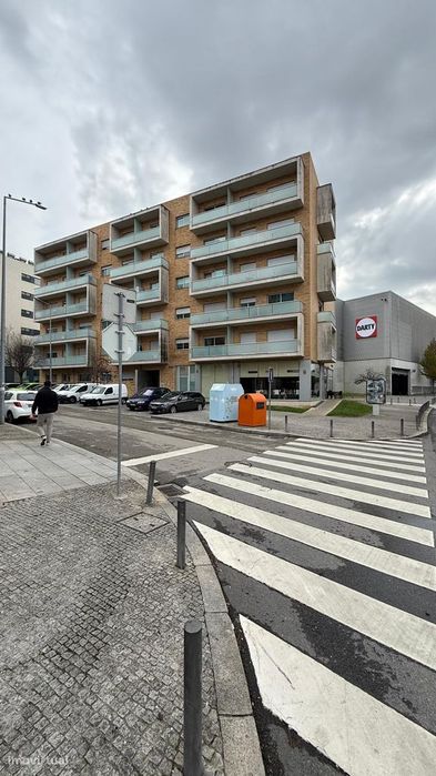 Apartamento Tipo T1, junto á DARTY, V. N. Gaia (Refª 1132)