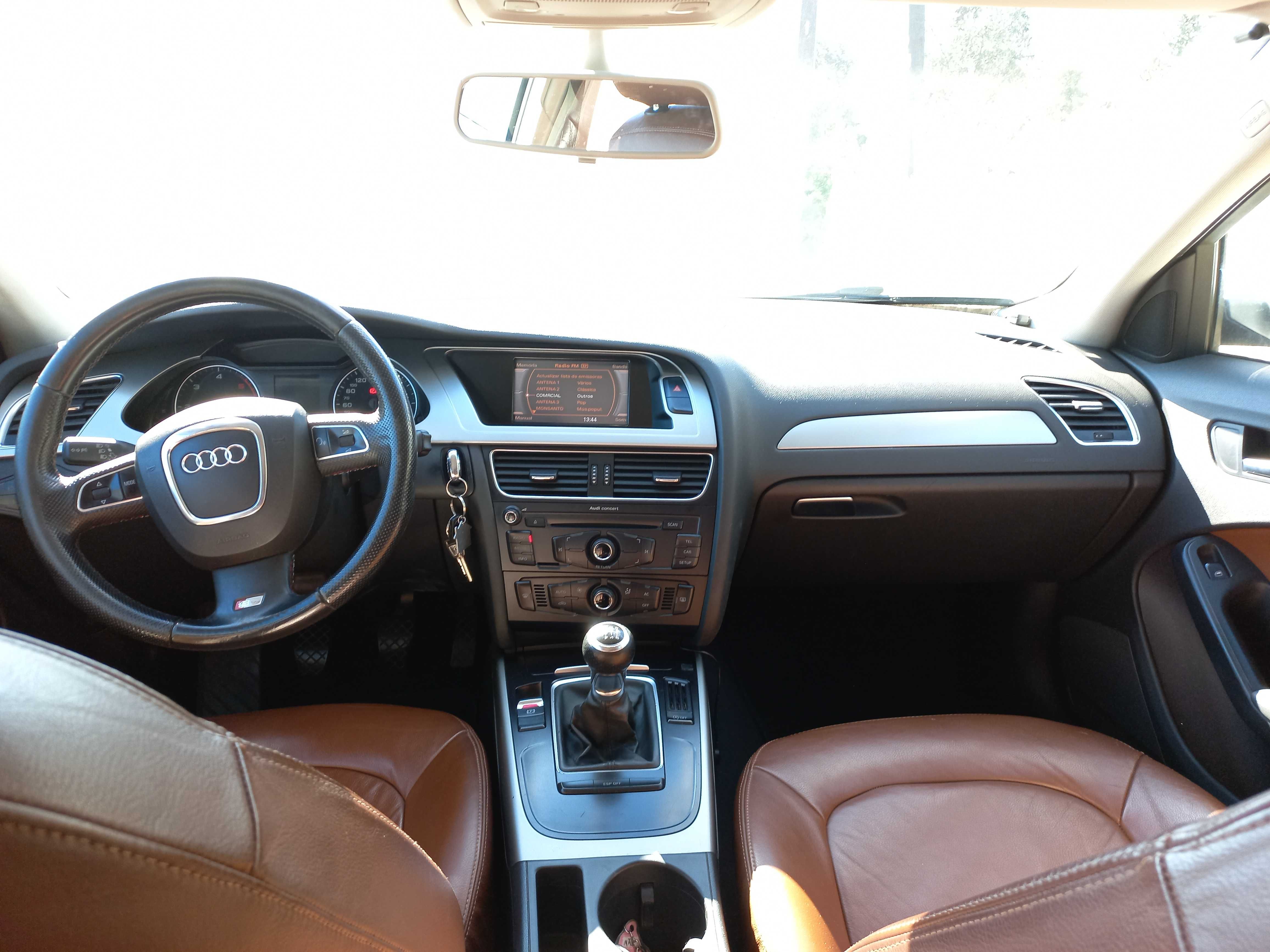 Audi A4 2.0 TDI S-LINE