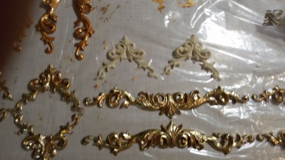 Полеуретановый золотой декор,позолота