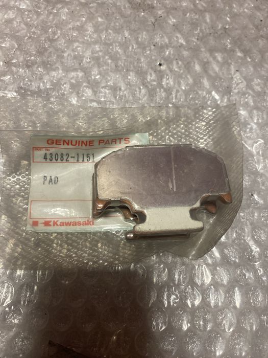 Kawasaki KLX 250 / KLXR 250 klocki hamulcowe C560