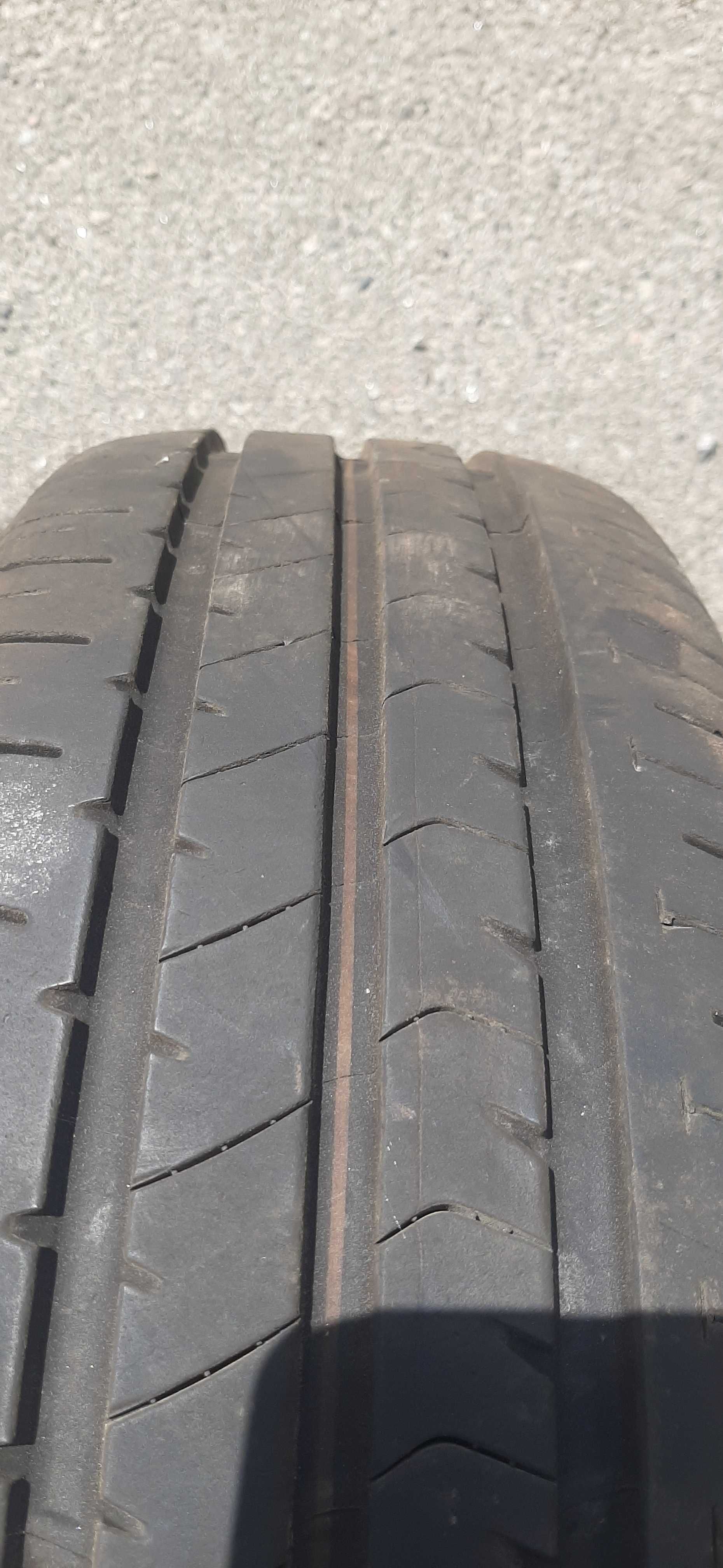 Продам літню гуму 185/60 R15